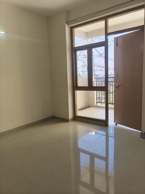 2 BHK Apartment For Rent in Pareena Om Apartments, Sector 112