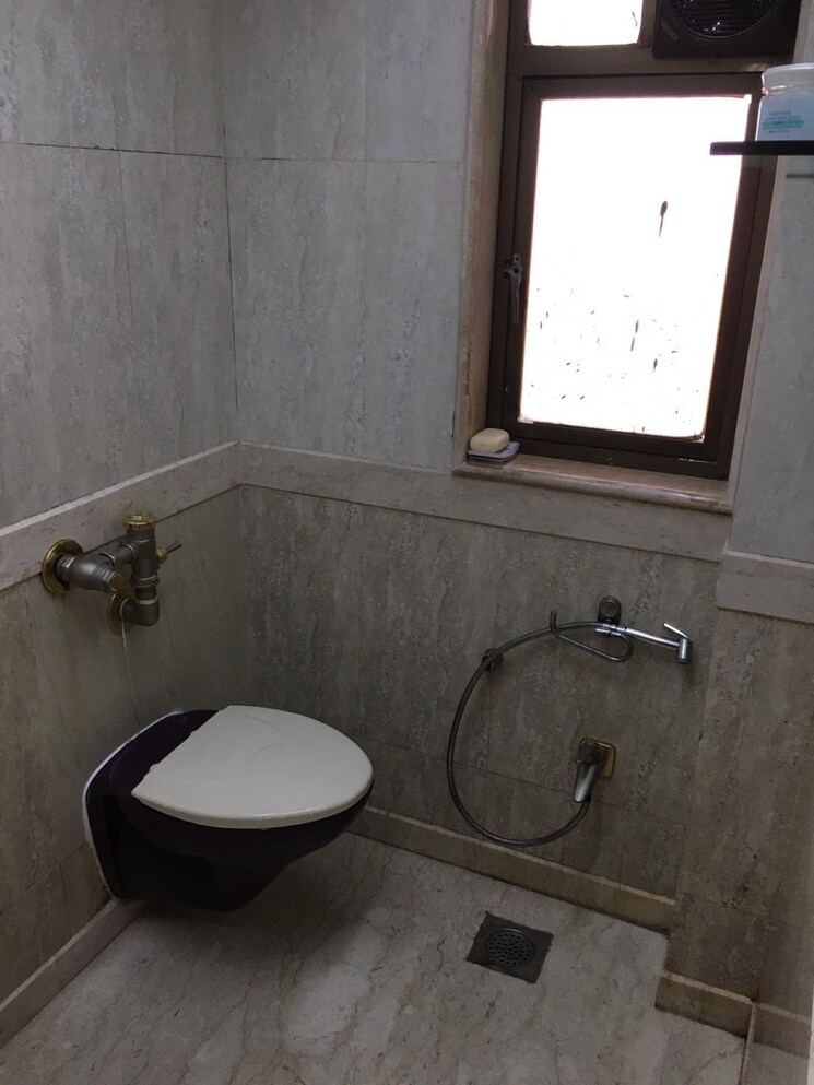 Bathroom, brighton-tower 2 Bedroom 850 Sq.Ft. Apartment In Andheri West Mumbai 9453140
