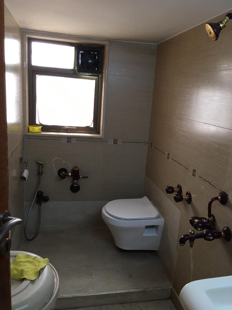 Bathroom, brighton-tower 2 Bedroom 850 Sq.Ft. Apartment In Andheri West Mumbai 9453140