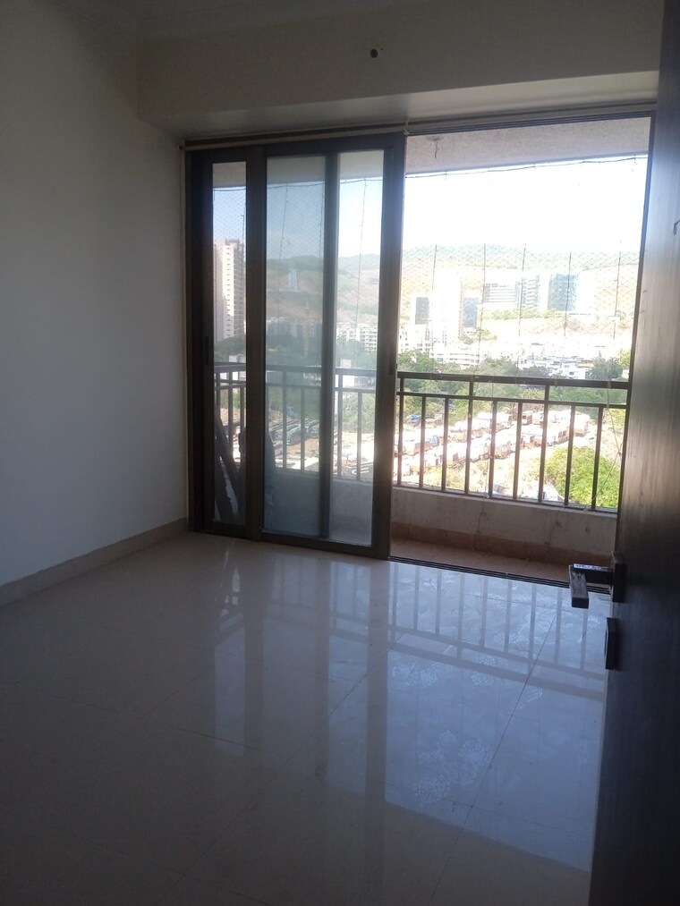 Room, satellite-tower 3 Bedroom 1700 Sq.Ft. Apartment In Goregaon East Mumbai 9453261