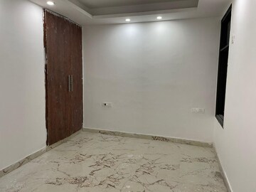 Room in 2 BHK Apartment at Saket – for Sale