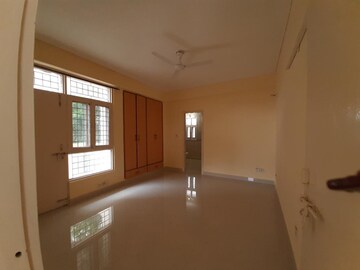 3 BHK Apartment For Rent in The Arihant CGHS, Sector 56