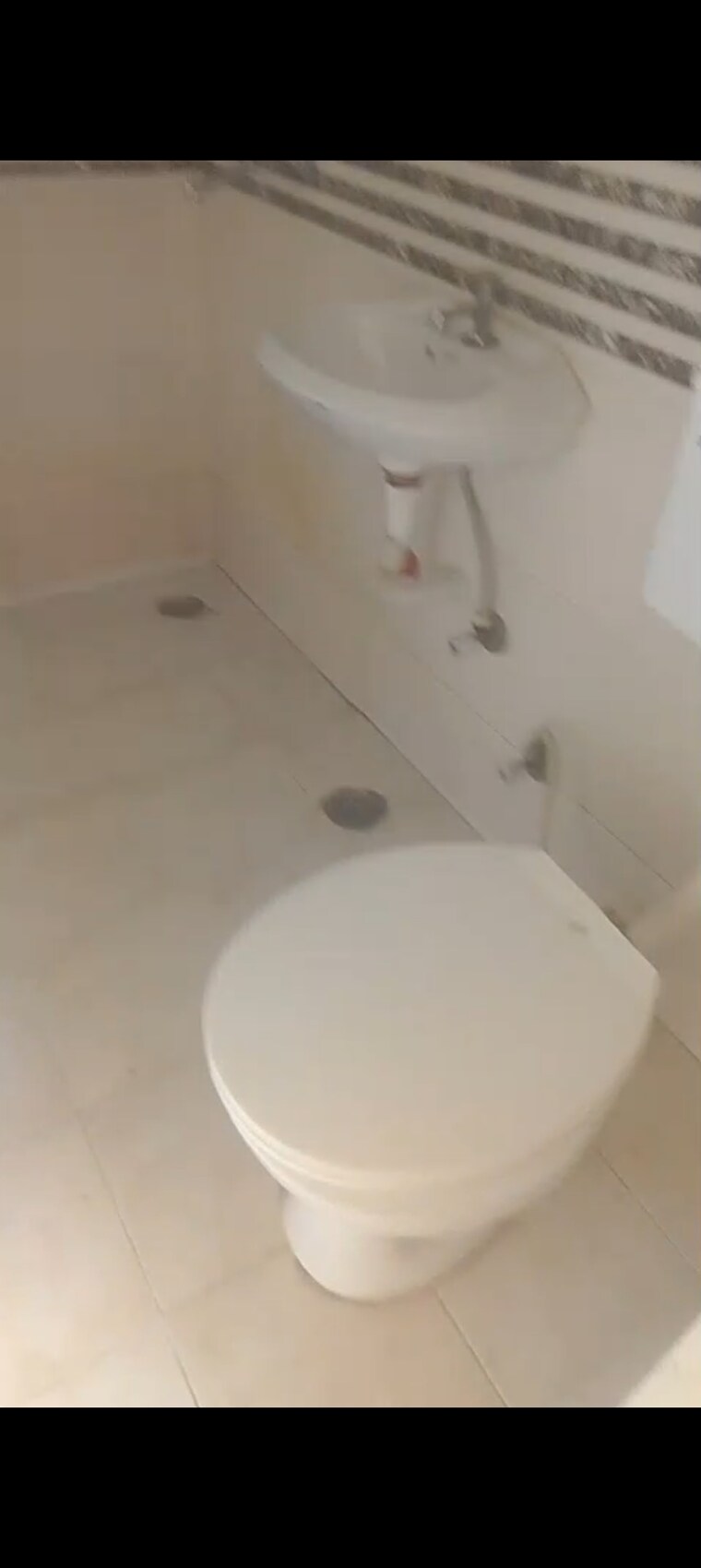 Bathroom, shree-vardhman-green-court 2 Bedroom 665 Sq.Ft. Apartment In Sector 90 Gurgaon 9453411