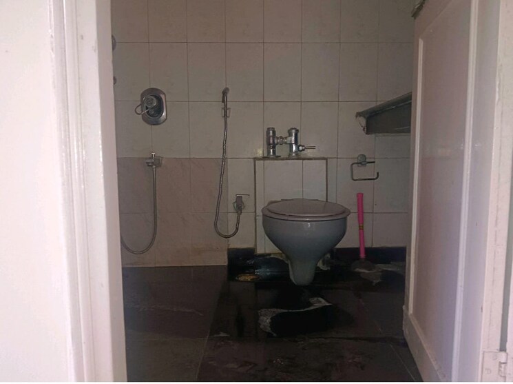 Bathroom, aster-tower 3 Bedroom 1050 Sq.Ft. Apartment In Goregaon East Mumbai 9453474