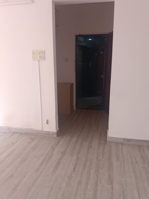 Room in 3 BHK Apartment at Aster Tower, Goregaon East – for Rent