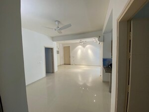 Room in 3 BHK Apartment at Tulip Yellow, Sector 69 – for Rent