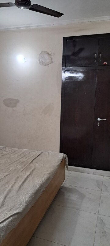 Room in 2 BHK Apartment at Supertech Ecovillage I, Sector 1 Greater Noida – for Rent