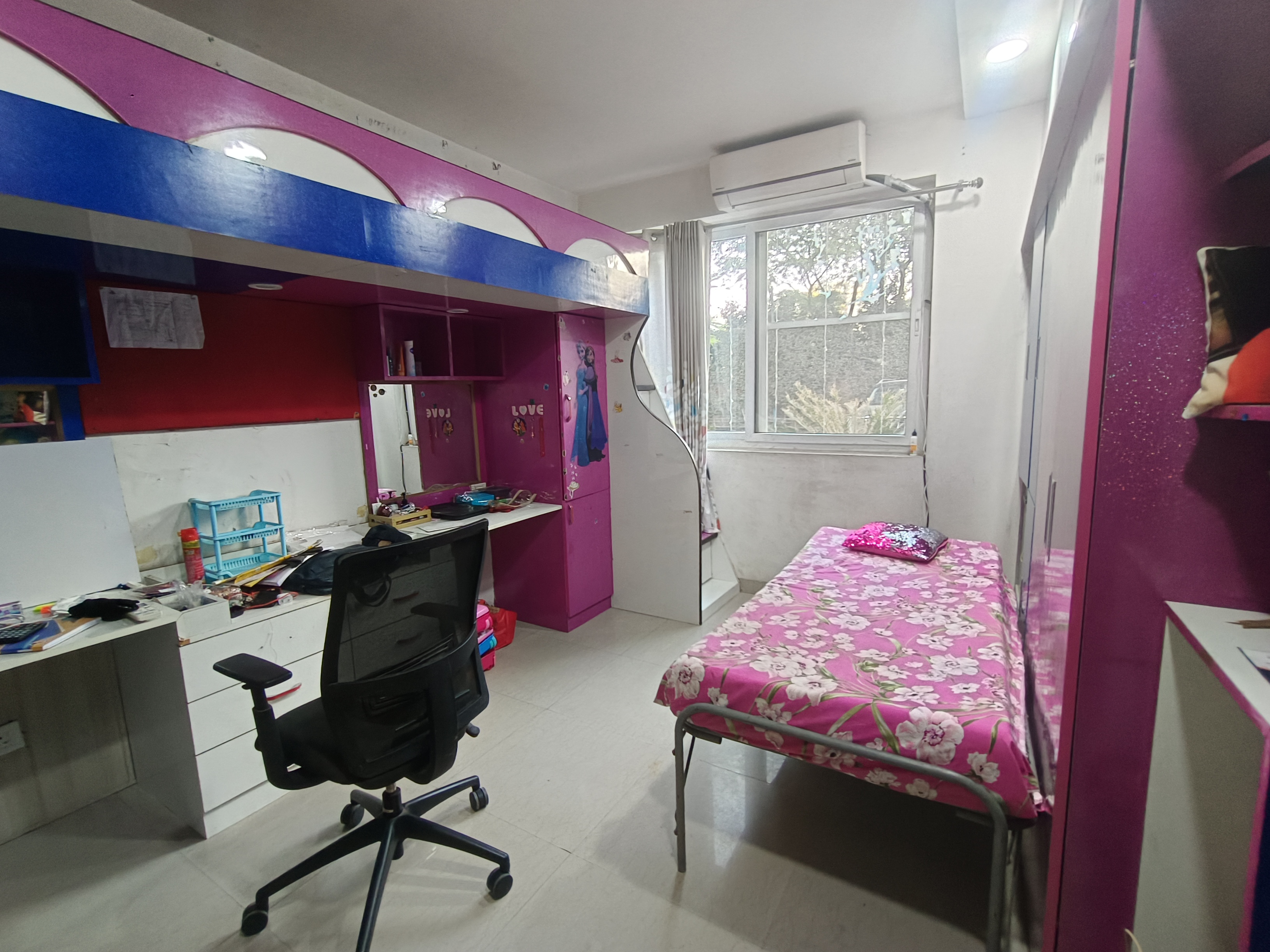 1 BHK 400 Sq.Ft. Apartment in Tulip Purple