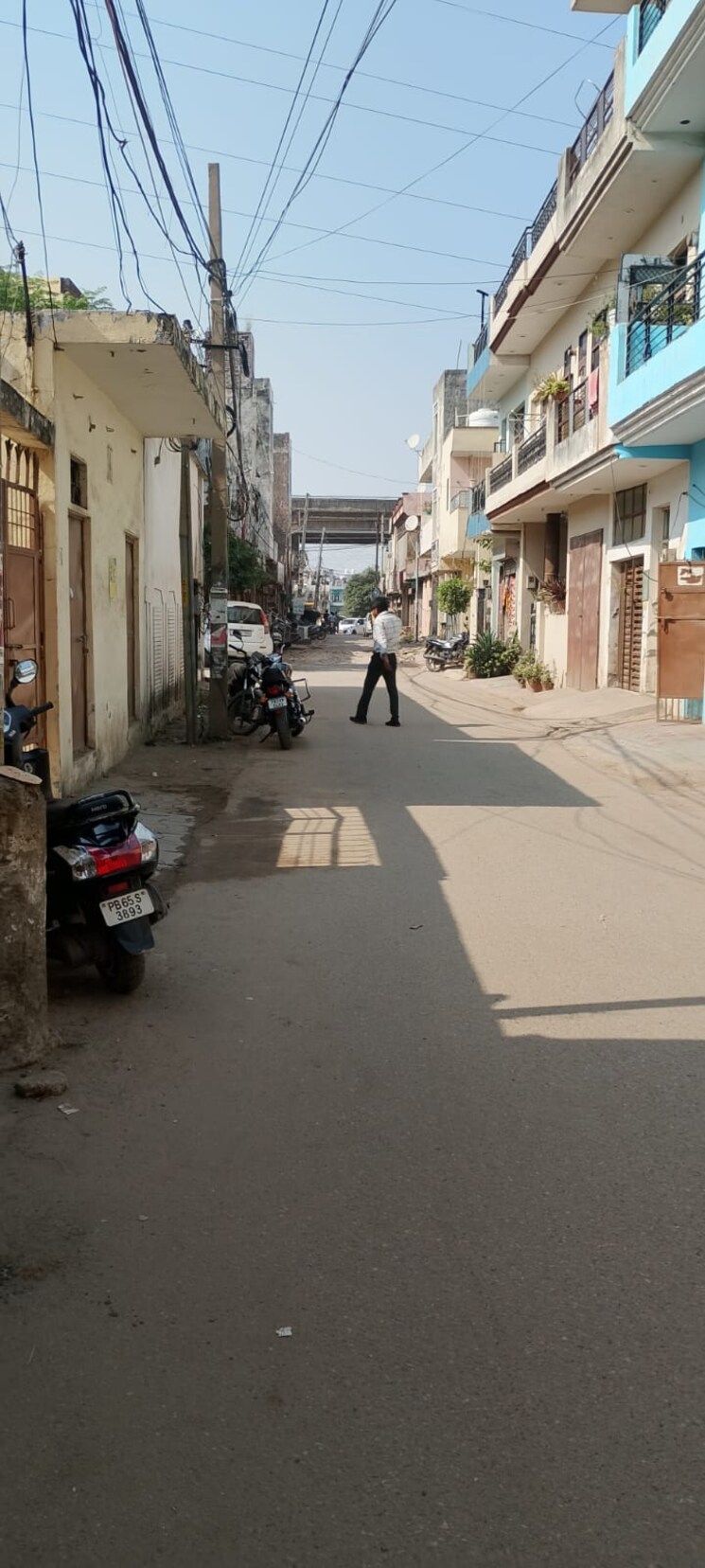  Parking, ambala highway 3 Bedroom 335 Sq.Yd. Independent House In Ambala Highway Zirakpur 9453798