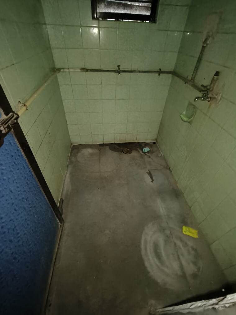 Bathroom, raghukul-society 1 Bedroom 550 Sq.Ft. Apartment In Kalwa Thane 9453749