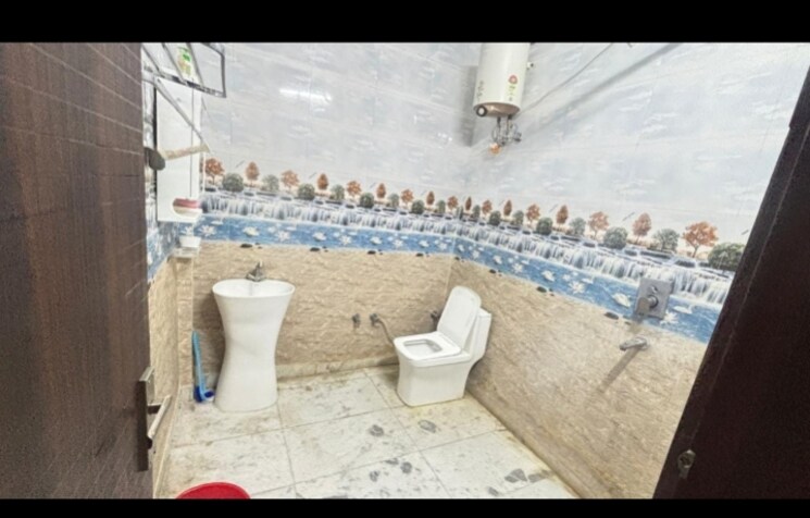 Bathroom, landcraft-river-heights 6 Bedroom 100 Sq.Yd. Villa In Raj Nagar Extension Ghaziabad 9453793