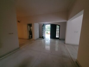 Room in 5 BHK Independent House at Jubilee Hills – for Rent