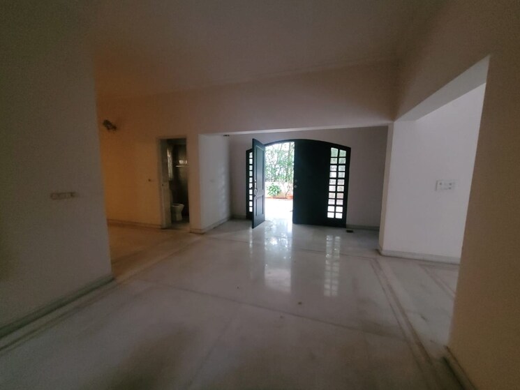 Room, jubilee hills 5 Bedroom 1300 Sq.Yd. Independent House In Jubilee Hills Hyderabad 9453938