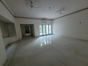 Room in 5 BHK Independent House at Jubilee Hills – for Rent