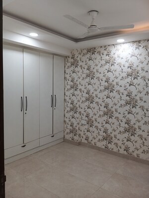 Room in 4 BHK Apartment at Sultanpur – for Sale