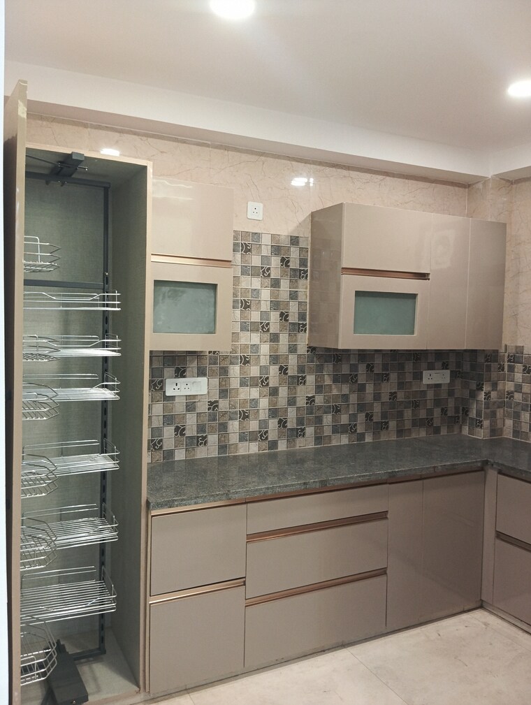 Kitchen, sultanpur 4 Bedroom 180 Sq.Yd. Apartment In Sultanpur Delhi 9453964
