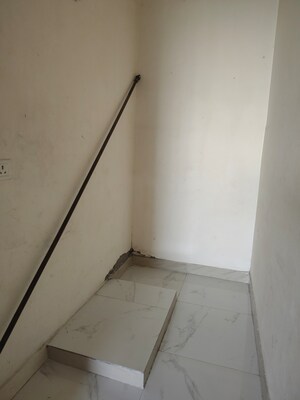 Room in 4 BHK Apartment at Ramprastha Coral Heights, Ramprastha Greens – for Rent