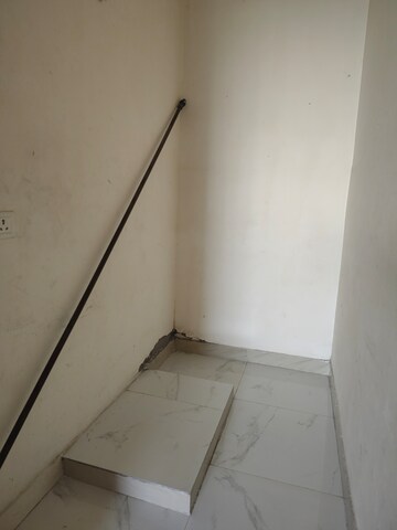 Room in 4 BHK Apartment at Ramprastha Coral Heights, Ramprastha Greens – for Rent