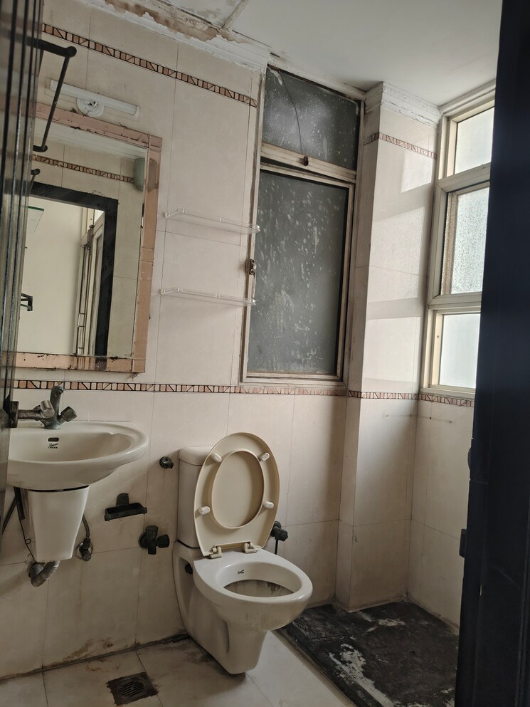 Attached Bathroom, ramprastha-coral-heights 4 Bedroom 2200 Sq.Ft. Apartment In Ramprastha Greens Ghaziabad 9454062