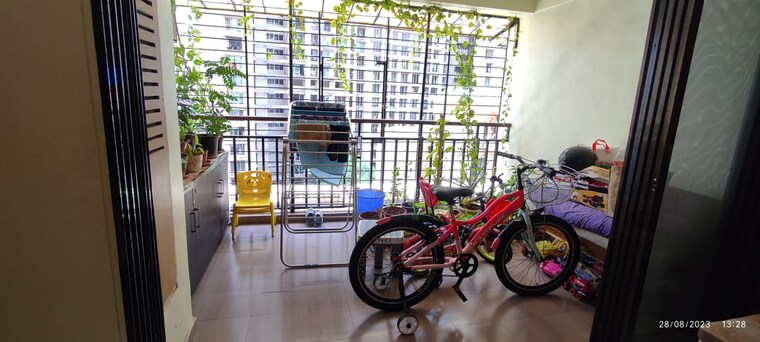 Balcony, lodha-paradise 3 Bedroom 1000 Sq.Ft. Apartment In Majiwada Thane 9454079