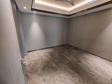 Room in 5 BHK Apartment at Lodha Trump Tower, Worli – for Sale