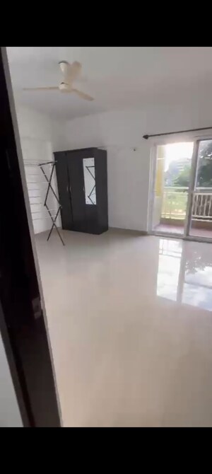 Room in 3 BHK Apartment at Ozone Urbana Pavilion, Devanahalli – for Rent