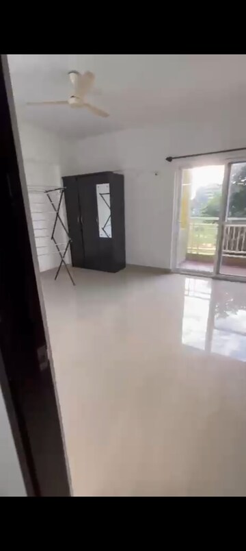 Room in 3 BHK Apartment at Ozone Urbana Pavilion, Devanahalli – for Rent