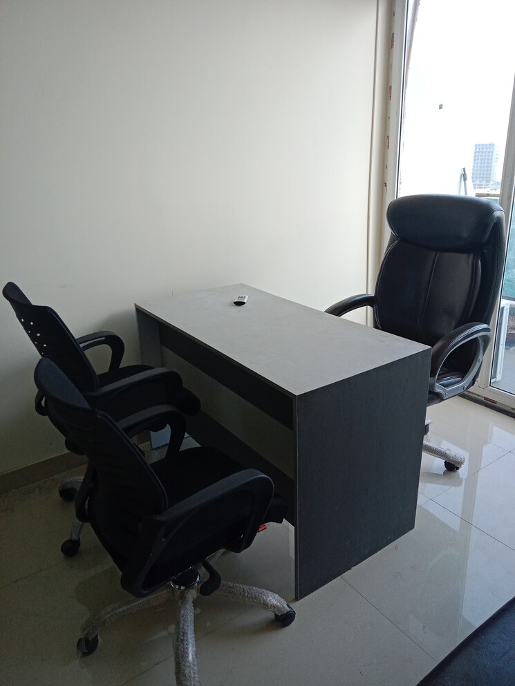 Team Area, gaur-city-center Commercial Office Space 600 Sq.Ft. In Sector 4 Greater Noida Greater Noida 9454156