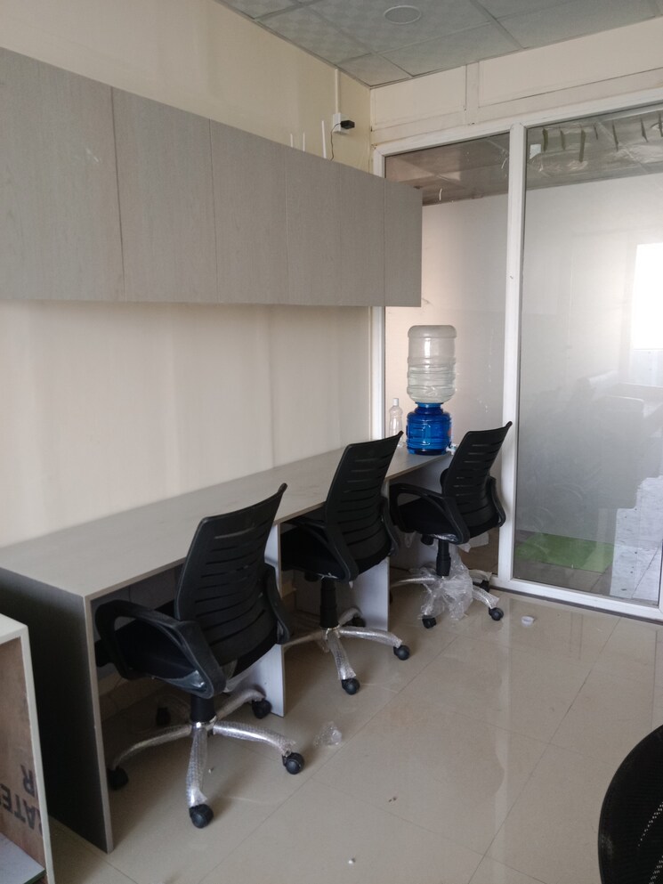 Team Area, gaur-city-center Commercial Office Space 600 Sq.Ft. In Sector 4 Greater Noida Greater Noida 9454156