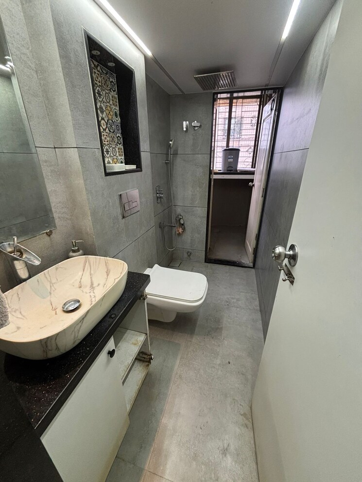 Attached Bathroom, sumeet-enclave 2 Bedroom 950 Sq.Ft. Apartment In Panch Pakhadi Thane 9454192