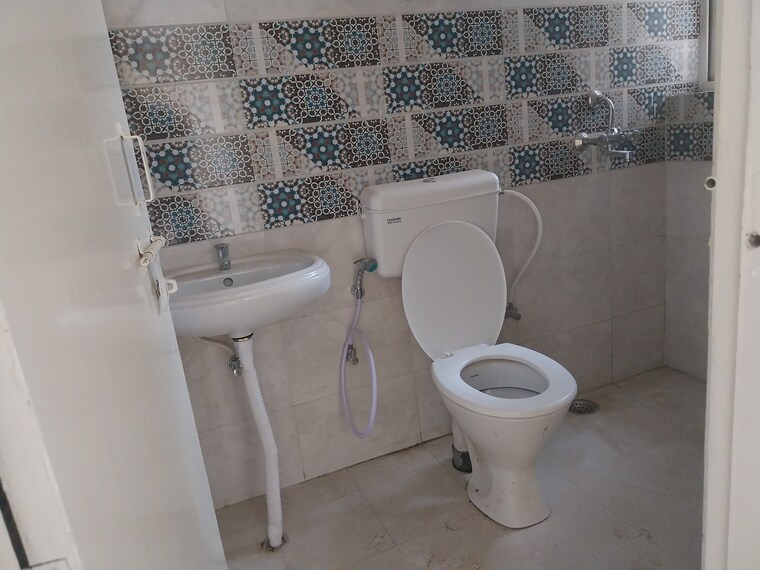 Bathroom, signature-global-golf-greens 3 Bedroom 728 Sq.Ft. Apartment In Sector 79 Gurgaon 9454202