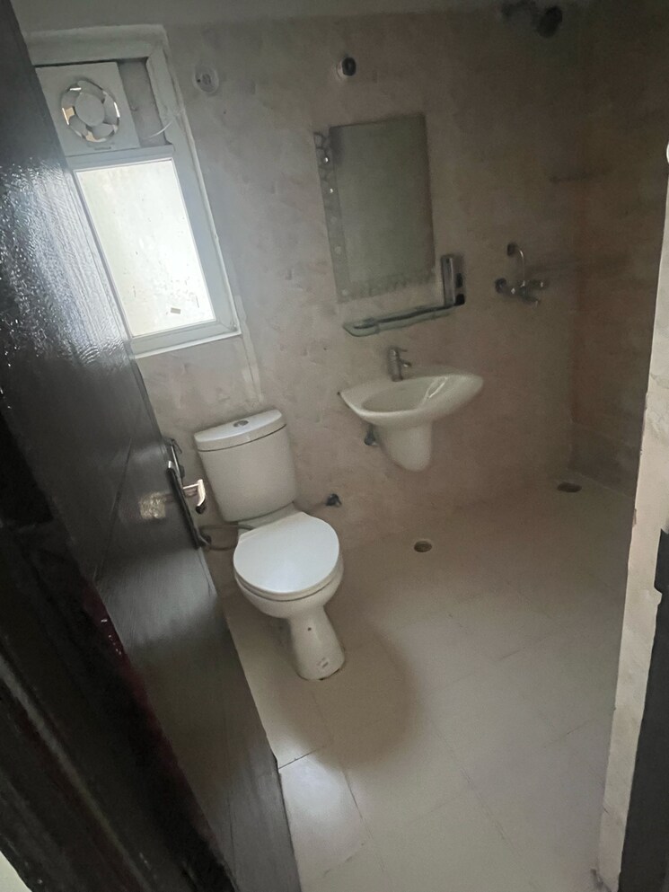 Bathroom, fusion-homes 2.5 Bedroom 1155 Sq.Ft. Apartment In Tech Zone Greater Noida Greater Noida 9454213
