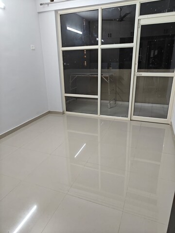 Furnished Amenities in 1.5 BHK Apartment at Pyramid Nest, Sector 85 – for Rent