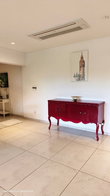 Room in 4 BHK Apartment at Kharadi – for Sale