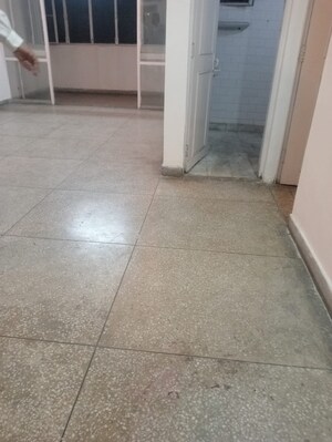 Room in 1.5 BHK Apartment at Mayur Vihar – for Rent