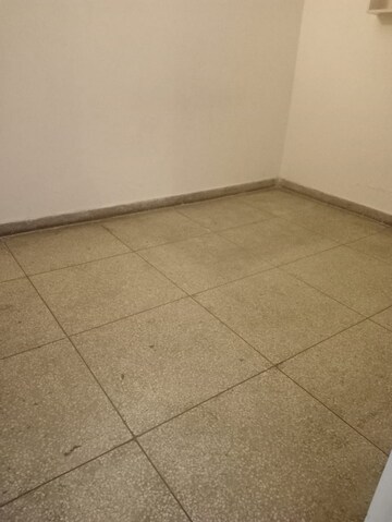 Room in 1.5 BHK Apartment at Mayur Vihar – for Rent