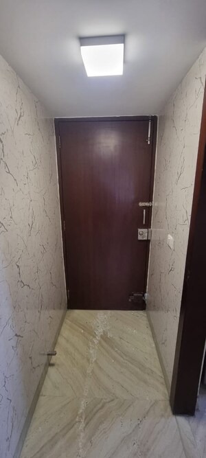Bathroom in 2.5 BHK Apartment at Mayur Vihar Phase 1 Extension – for Rent