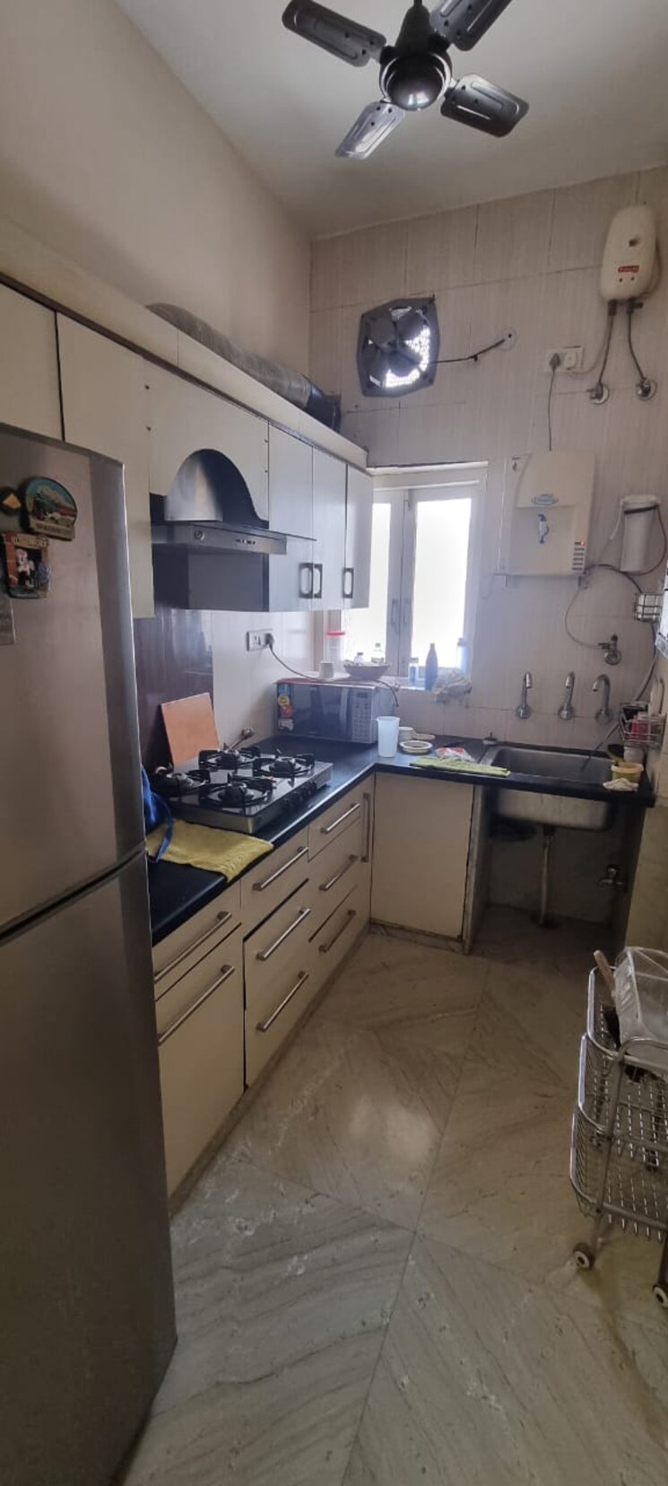 Kitchen, mayur vihar phase 1 extension 2.5 Bedroom 1250 Sq.Ft. Apartment In Mayur Vihar Phase 1 Extension Delhi 9454282