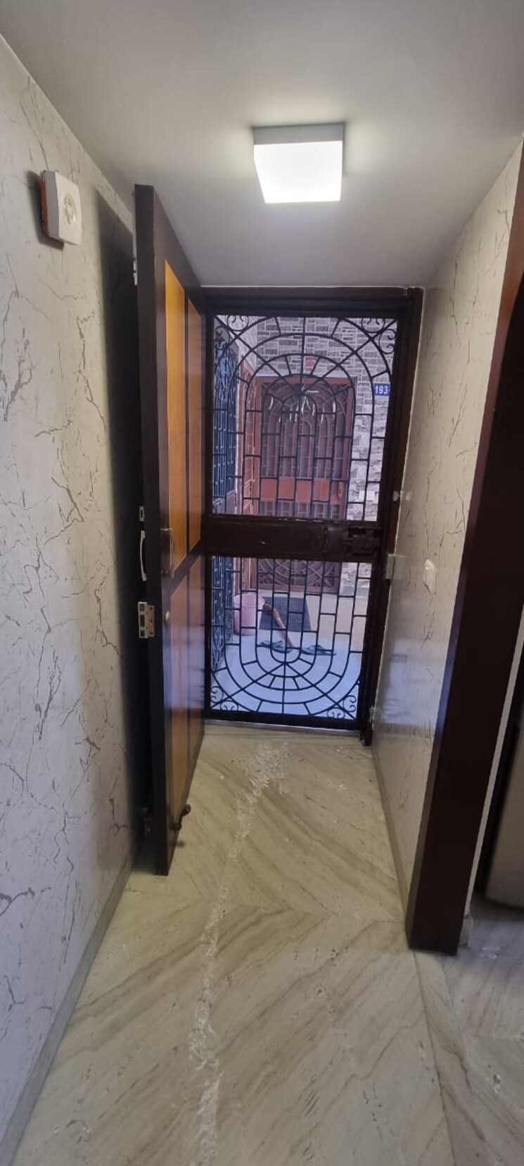 Balcony, mayur vihar phase 1 extension 2.5 Bedroom 1250 Sq.Ft. Apartment In Mayur Vihar Phase 1 Extension Delhi 9454282