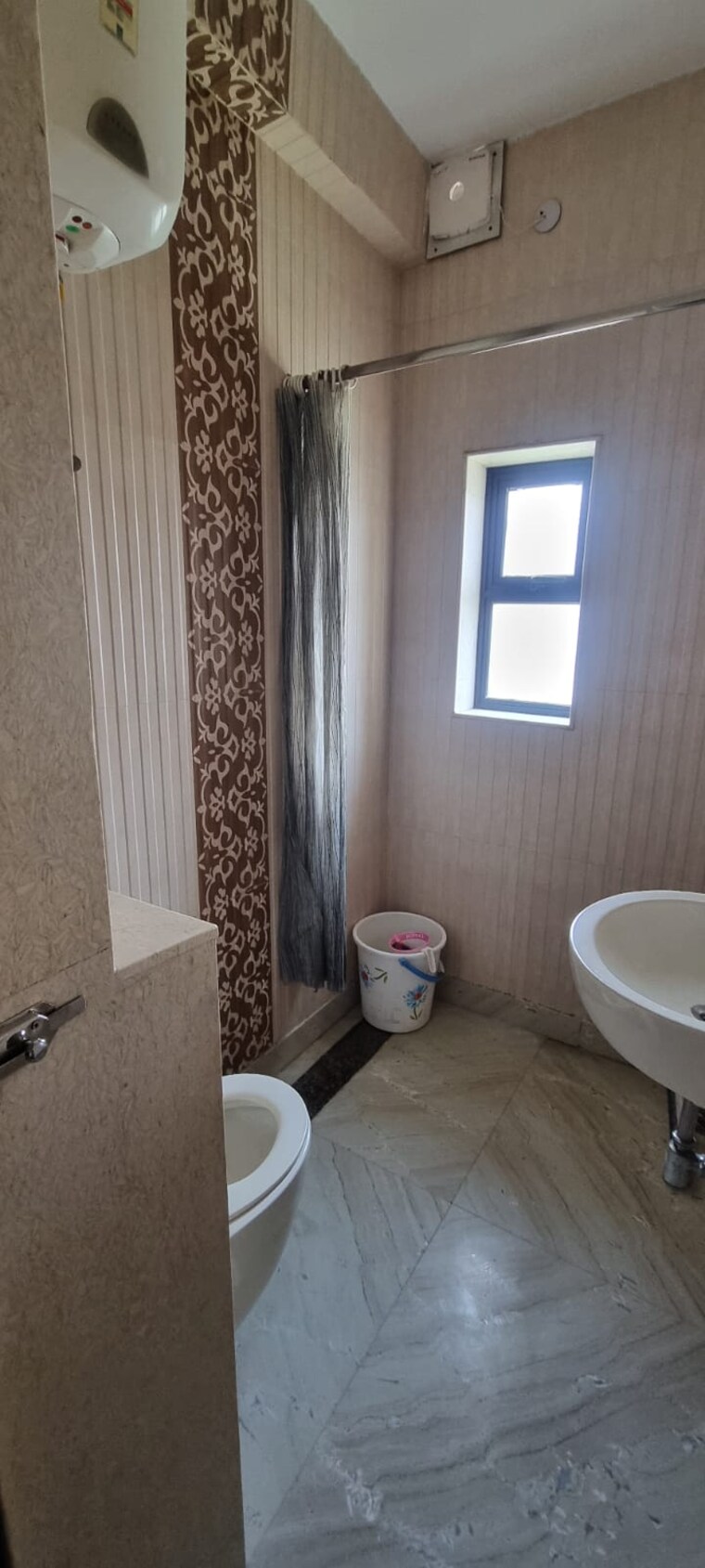 Bathroom, mayur vihar phase 1 extension 2.5 Bedroom 1250 Sq.Ft. Apartment In Mayur Vihar Phase 1 Extension Delhi 9454282