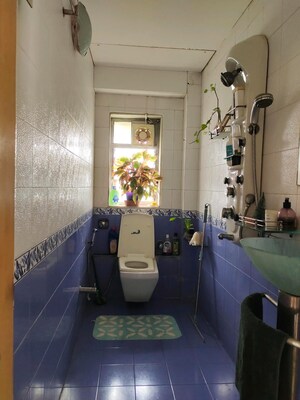 Team Area in 2 BHK Apartment at New Neelam CHS, Andheri West – for Sale