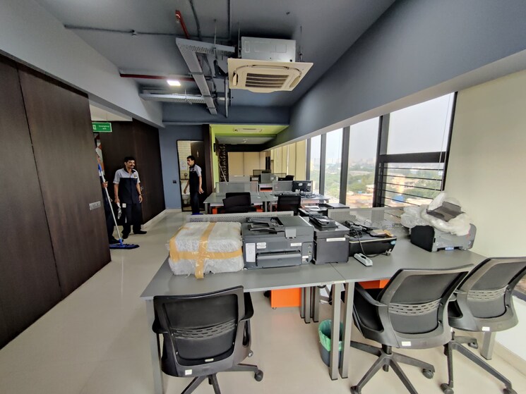 Team Area, bandra west Commercial Office Space 1800 Sq.Ft. In Bandra West Mumbai 9454297