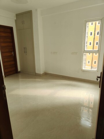 2 BHK Apartment For Rent in Imperia Prideville, Sector 25 Yamuna Expressway