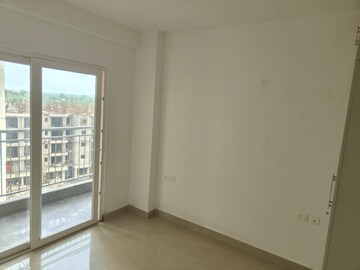 Room in 2 BHK Apartment at Imperia Prideville, Sector 25 Yamuna Expressway – for Rent