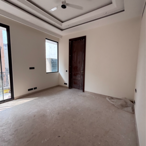 Room in 4 BHK Builder Floor at Vasant Vihar – for Rent
