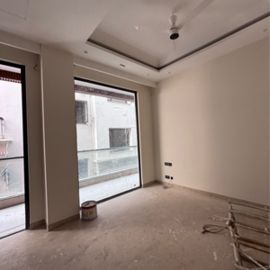 Room in 4 BHK Builder Floor at Vasant Vihar – for Rent