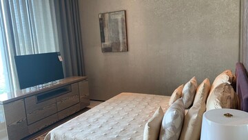 Bedroom in 4 BHK Apartment at Kalpataru One, Lower Parel – for Sale