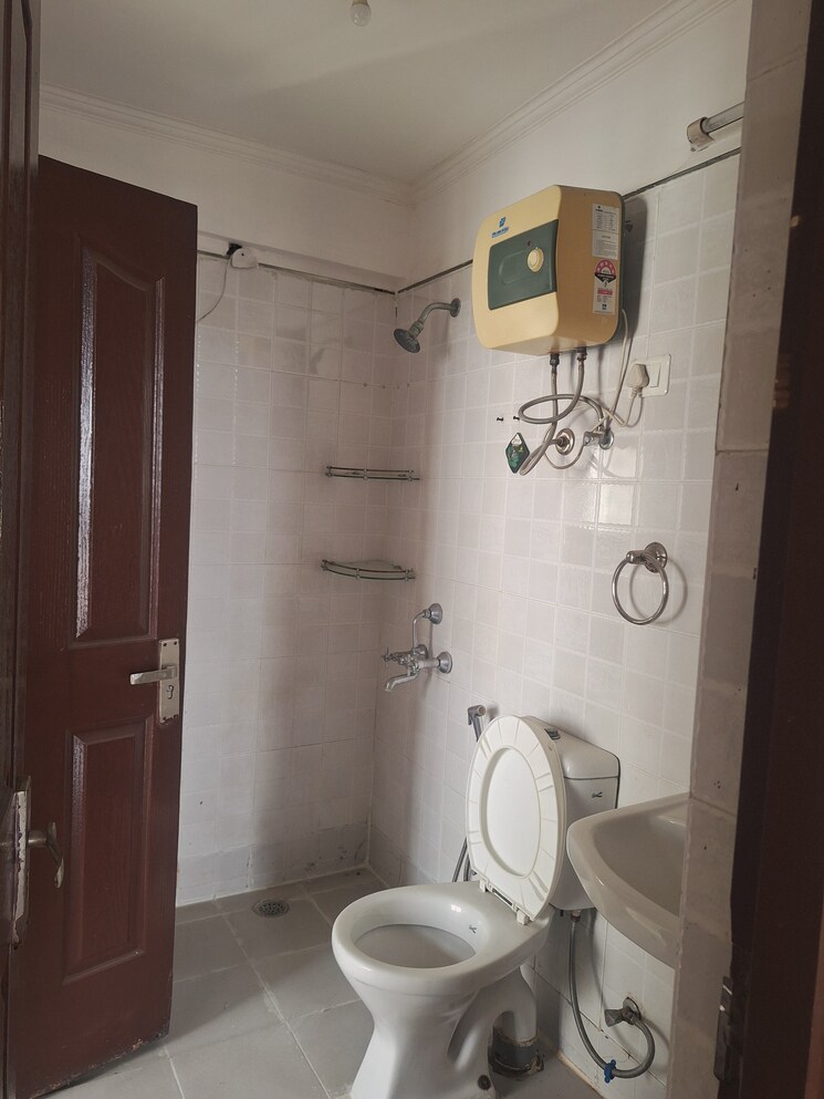 Bathroom, tulip-orange 3 Bedroom 1437 Sq.Ft. Apartment In Sector 70 Gurgaon 9454316