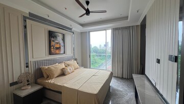 Bedroom in 5 BHK Apartment at Lodha Malabar, Malabar Hill – for Sale