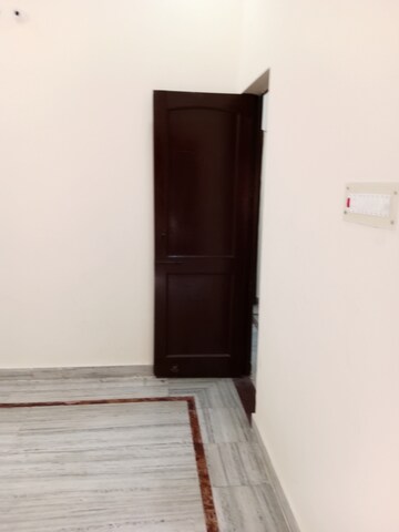 Room in 1.5 BHK Builder Floor at Sector 18 – for Rent